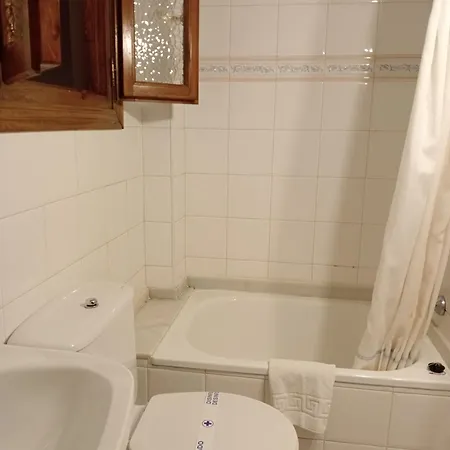 Pelayo I Guest House Poo  Exterior photo